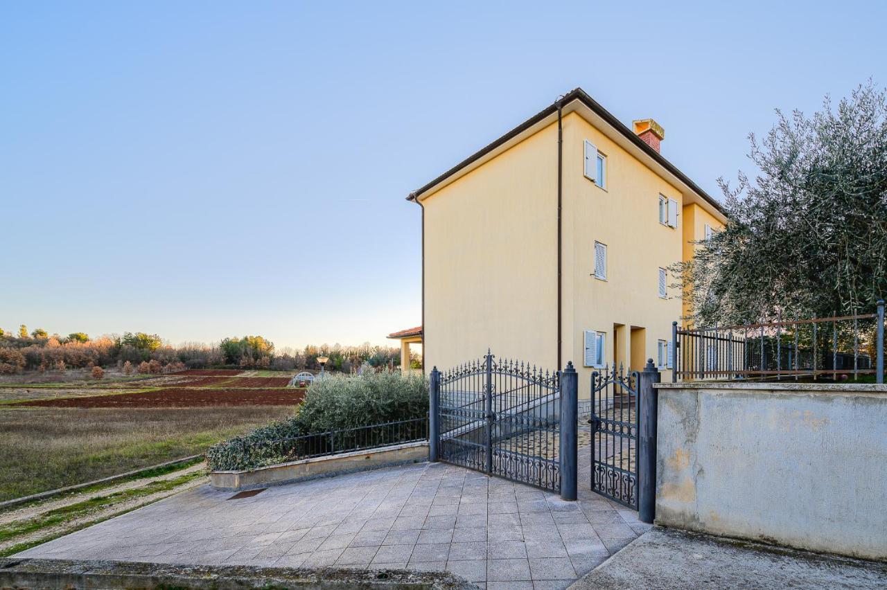 Stancija Amorozo 6 Poreč Exterior foto